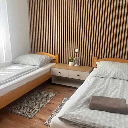Na Wzgorzu 펜션 Tabaszowa